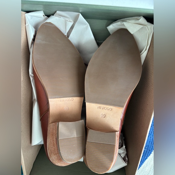 Brand New in Box Nisolo classic ankle booties size 10 in the color brandy - Picture 3 of 4